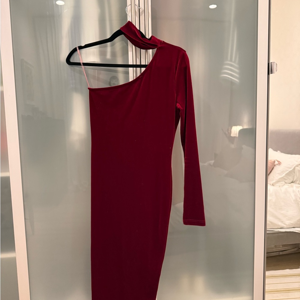 Elegant One-Shoulder Red Dress